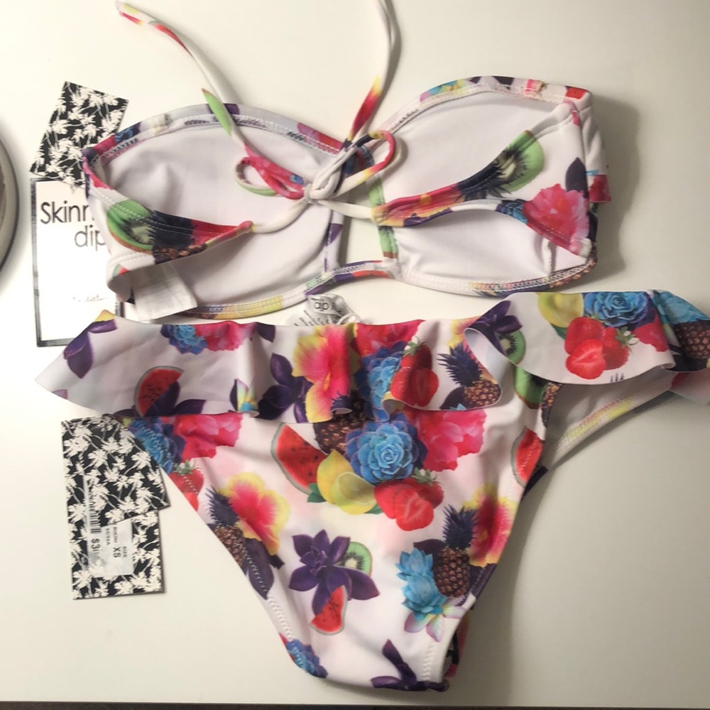 Bikini - Picture 2 of 3